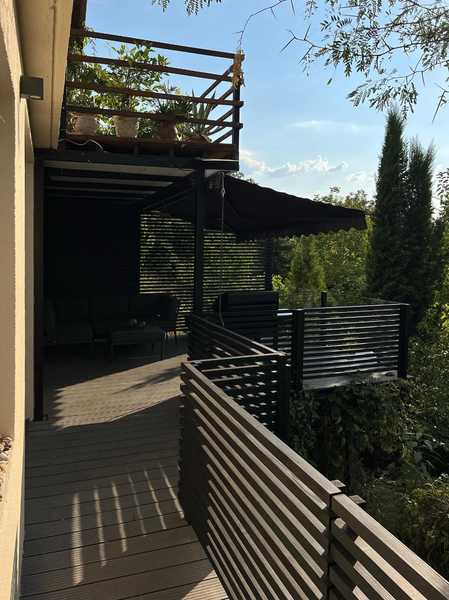 Pergola House In A Green Oasis With Fantastic View Apartment เวโทรวาราดิน ภายนอก รูปภาพ