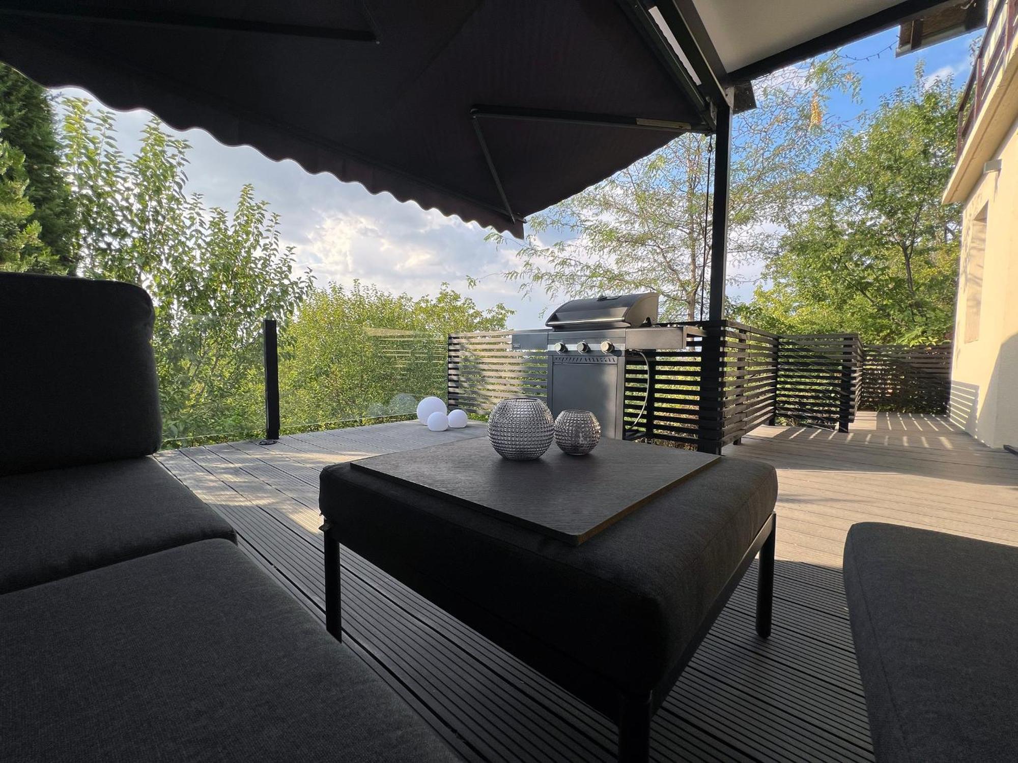 Pergola House In A Green Oasis With Fantastic View Apartment เวโทรวาราดิน ภายนอก รูปภาพ